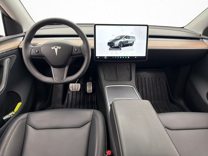 Tesla Model Y bild 13