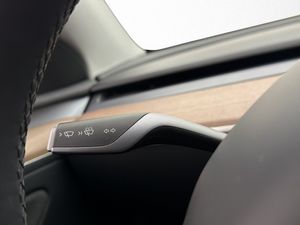 Tesla Model Y bild 36