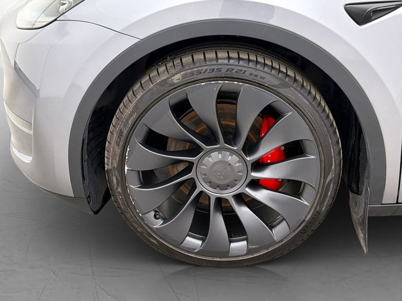 Tesla Model Y bild 31
