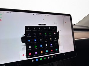 Tesla Model Y bild 18