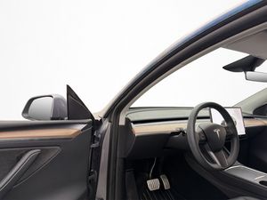 Tesla Model Y bild 11