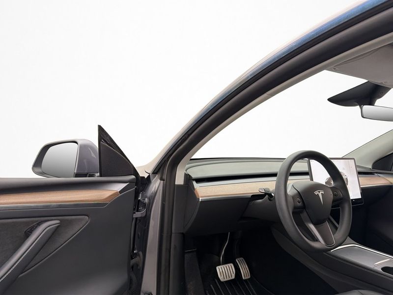 Tesla Model Y bild 11