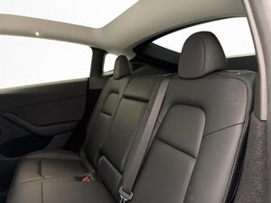 Tesla Model Y bild 27
