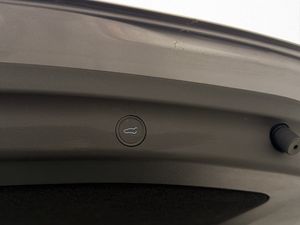 Tesla Model Y bild 28