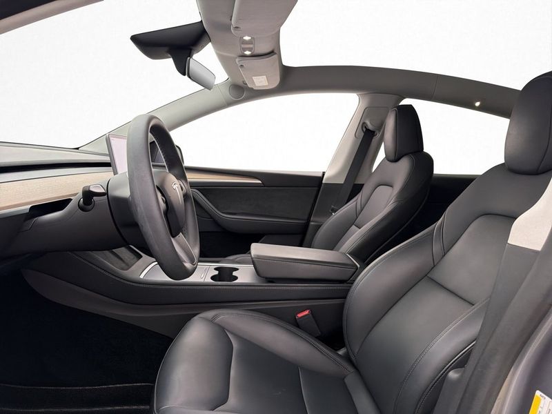 Tesla Model Y bild 12