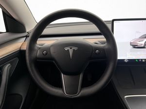 Tesla Model 3 bild 15
