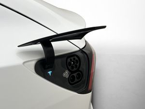 Tesla Model 3 bild 28