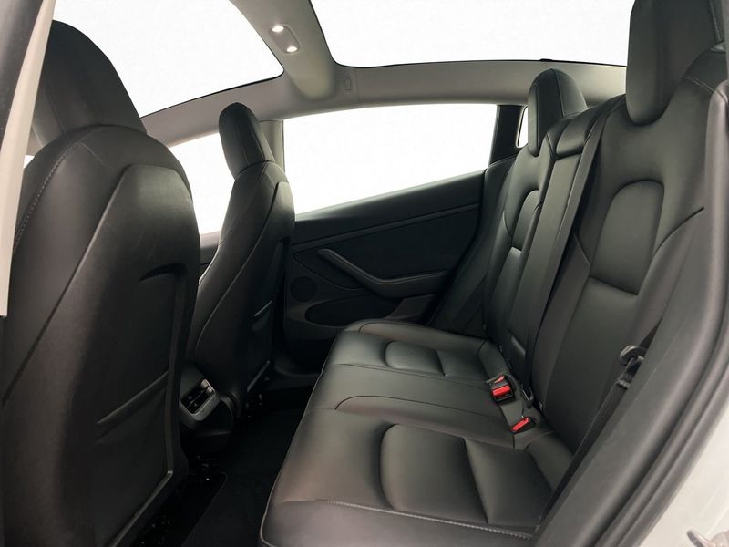 Tesla Model 3 bild 26