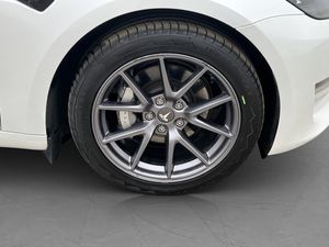 Tesla Model 3 bild 32