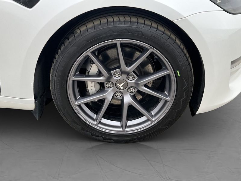 Tesla Model 3 bild 32