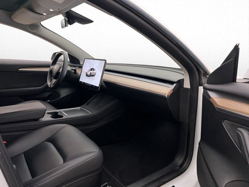 Tesla Model 3 bild 25