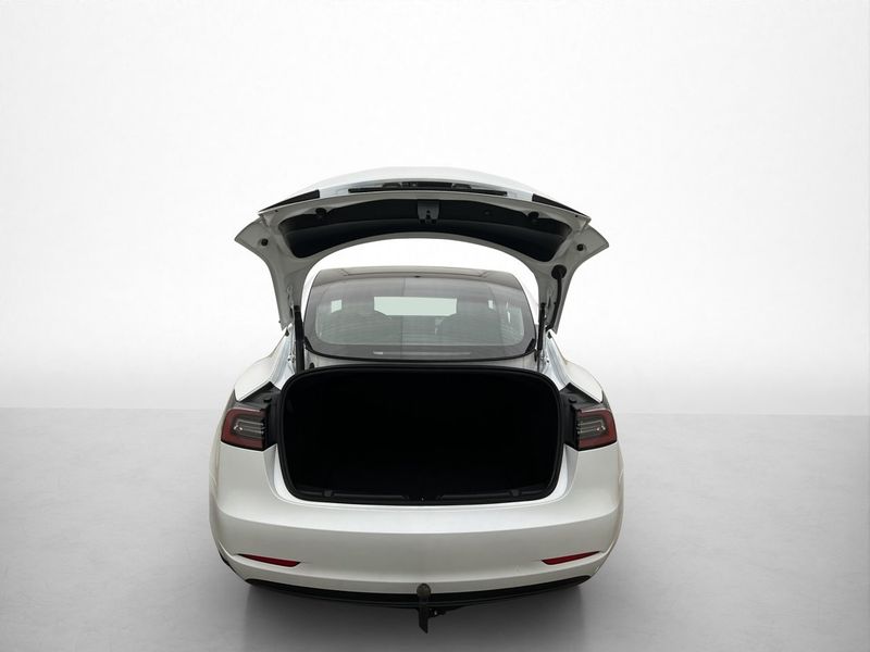 Tesla Model 3 bild 27