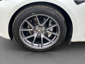 Tesla Model 3 bild 30