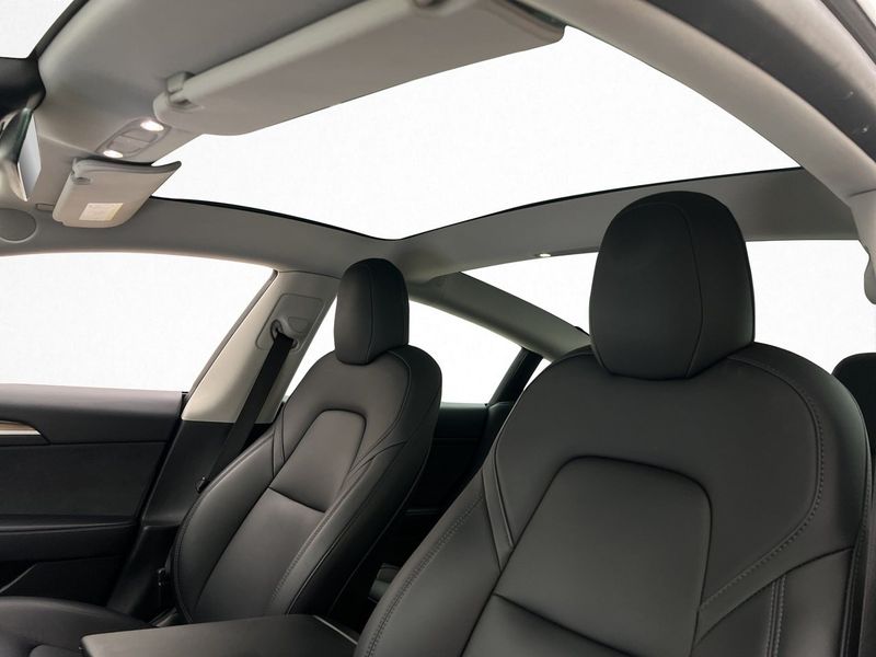 Tesla Model 3 bild 13