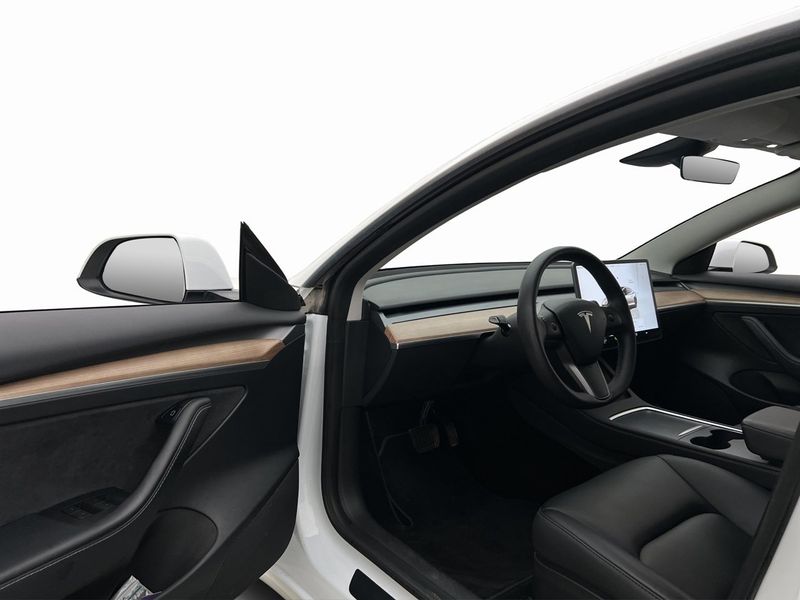 Tesla Model 3 bild 11