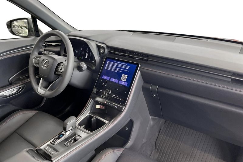 Lexus LBX bild 15