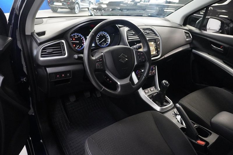 Suzuki S-CROSS bild 4