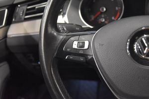 Volkswagen Passat bild 10