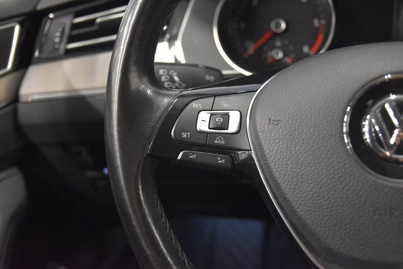 Volkswagen Passat bild 10