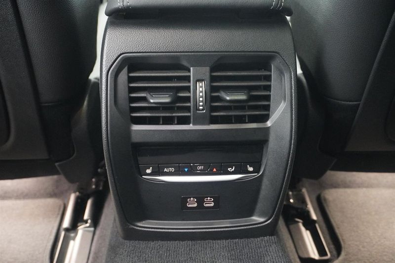 BMW i4 bild 10