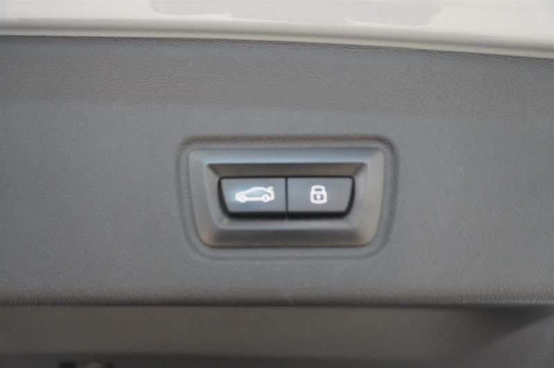 BMW i4 bild 20