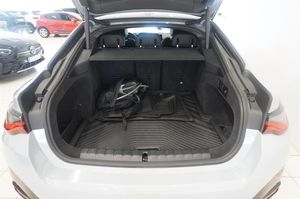 BMW i4 bild 19