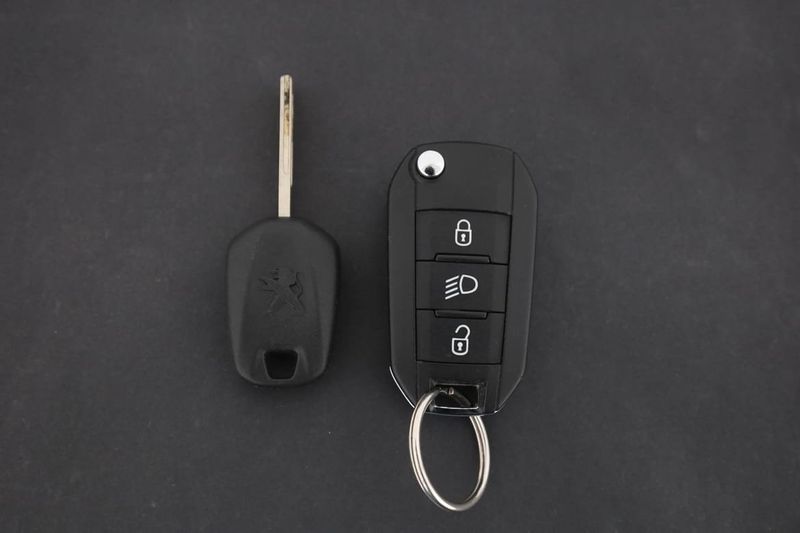 Peugeot 208 bild 35