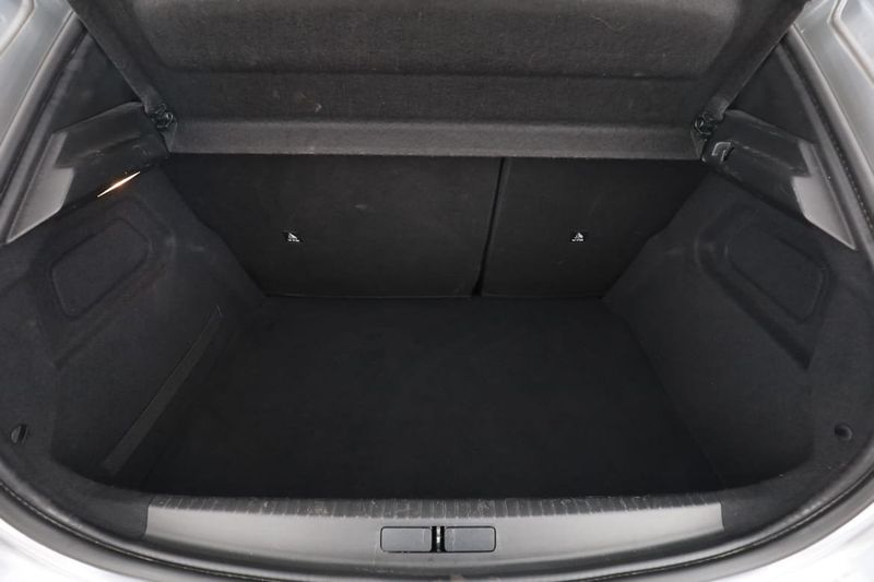 Peugeot 208 bild 18