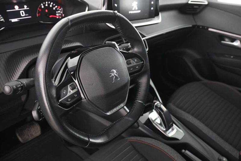 Peugeot 208 bild 12