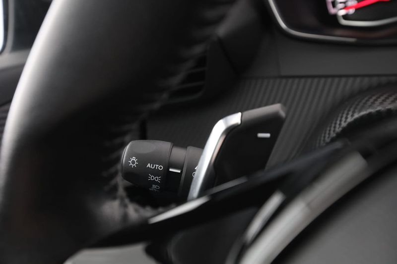 Peugeot 208 bild 31
