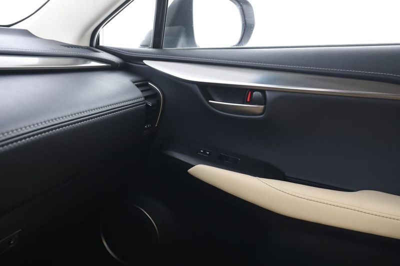 Lexus NX bild 31