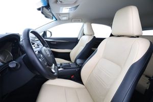 Lexus NX bild 11