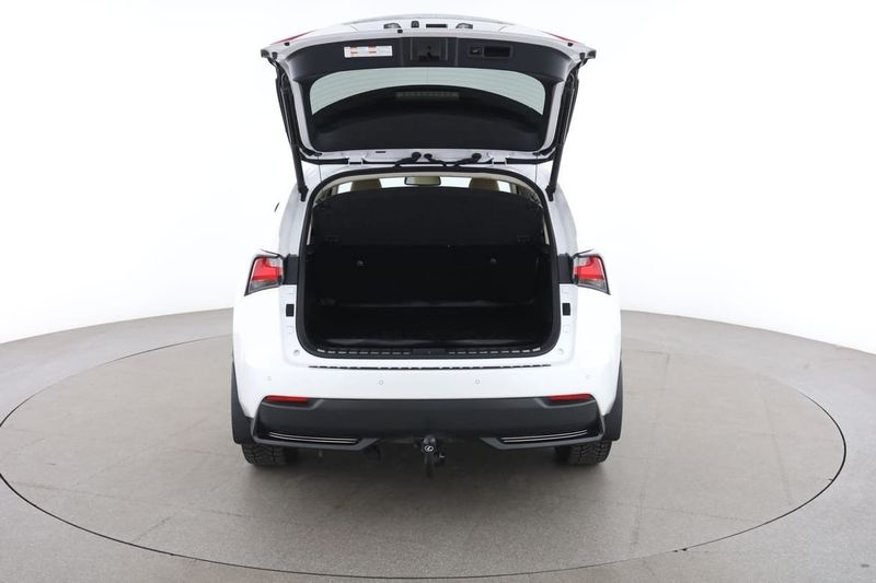 Lexus NX bild 17