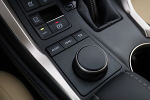 Lexus NX bild 30