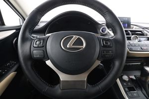 Lexus NX bild 19