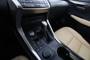 Lexus NX bild 24
