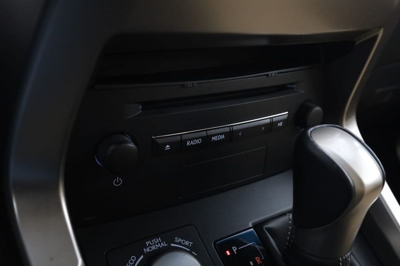 Lexus NX bild 27
