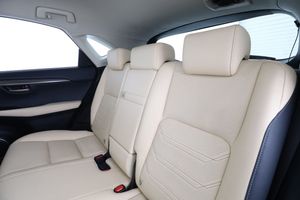 Lexus NX bild 15