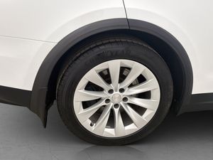 Tesla Model X bild 36