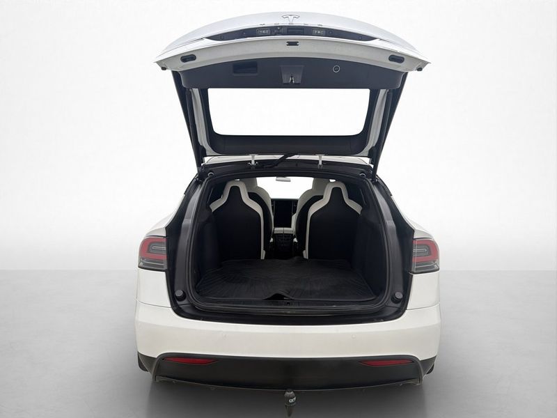Tesla Model X bild 33