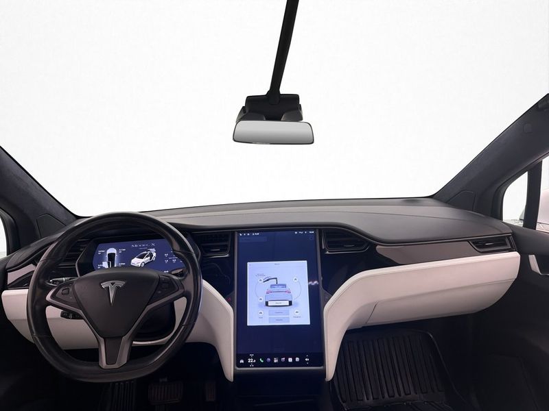 Tesla Model X bild 16