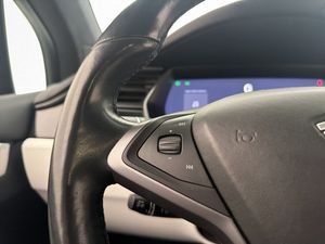 Tesla Model X bild 22