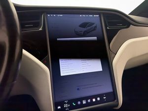 Tesla Model X bild 31