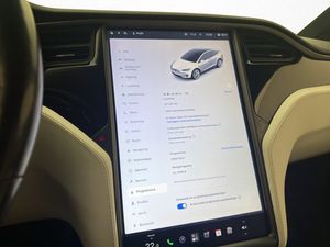 Tesla Model X bild 30