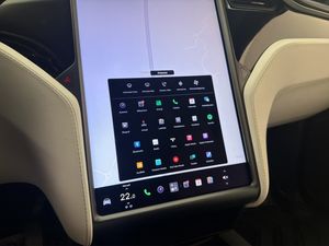 Tesla Model X bild 27