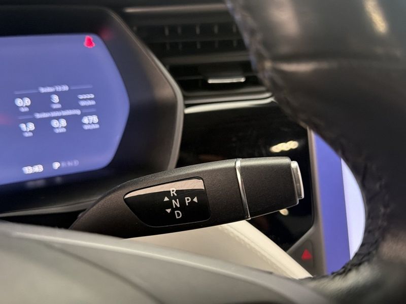 Tesla Model X bild 24