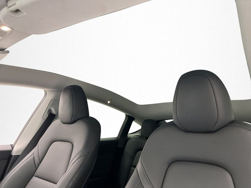 Tesla Model Y bild 24