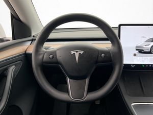 Tesla Model Y bild 21