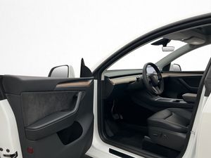 Tesla Model Y bild 22