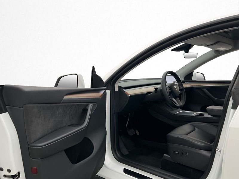 Tesla Model Y bild 22